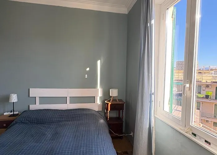 A Due Passi Da Tutto, Luminoso Vicino Al Navebus Genoa