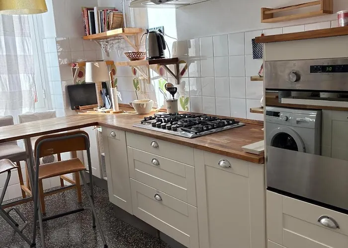 A Due Passi Da Tutto, Luminoso Vicino Al Navebus Apartment