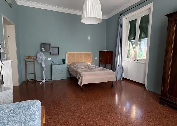 A Due Passi Da Tutto, Luminoso Vicino Al Navebus Apartment *