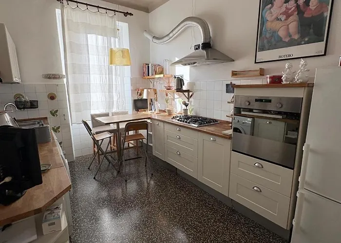 A Due Passi Da Tutto, Luminoso Vicino Al Navebus Apartment